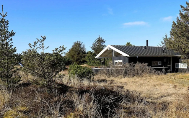 6 Person Holiday Home in Albaek