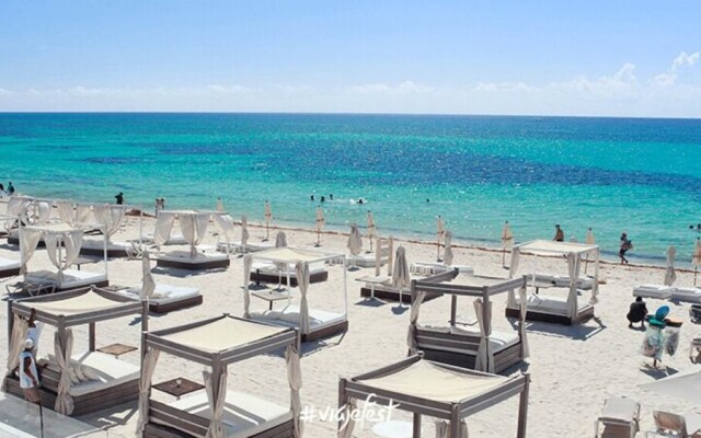 IT Condo by Realty Group