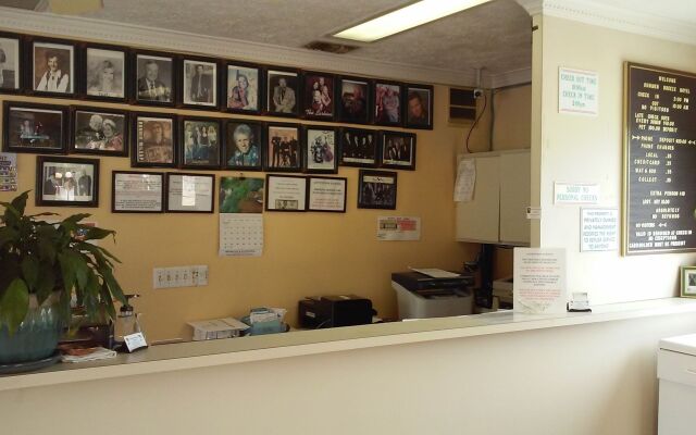 Summer Breeze Motel
