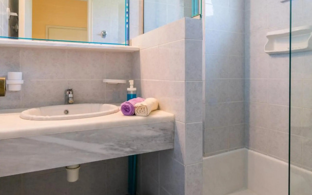 Elite Corfu - Adults Friendly