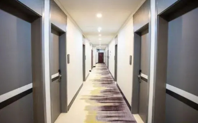 Huayi Hotel(Tianjin Dongli Development Zone National Convention and Exhibition Center Store)