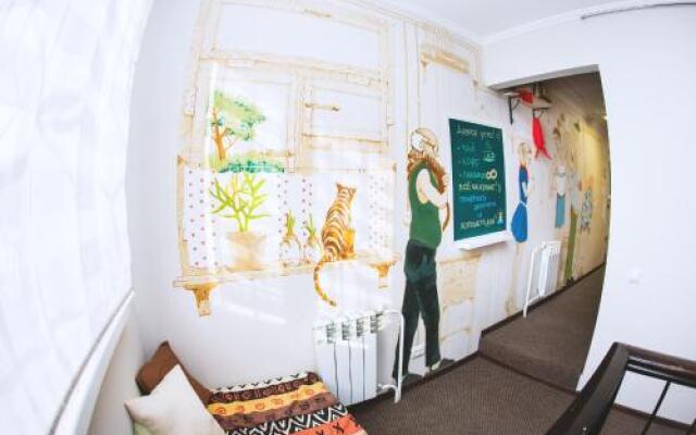 Mini-Hotel At Grandfather Lenin's