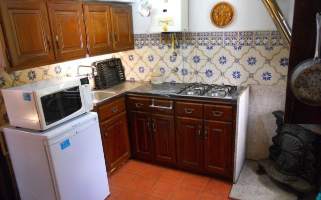 Charming 2-bed Cottage in Santa Marinha do Zêzere