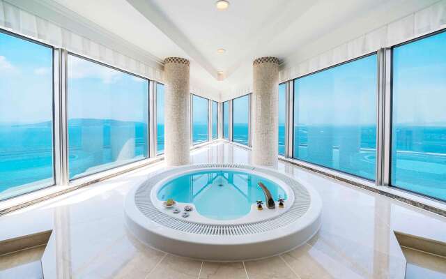 Hilton Fukuoka Sea Hawk