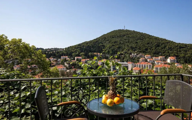Begovic Guest House - Two-bedroom Suite With Balcony