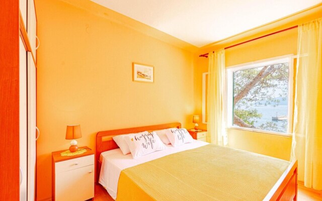 Stunning Home in Prigradica With Wifi and 4 Bedrooms