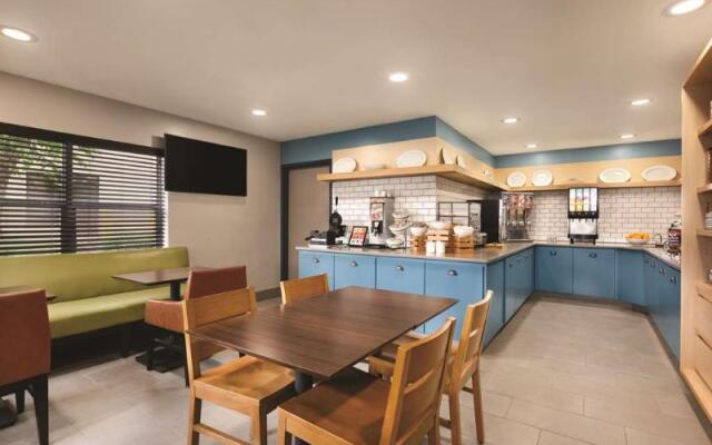 Country Inn & Suites By Carlson, Lawrenceville, GA