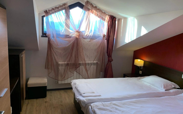 Apartments in Alexander complex