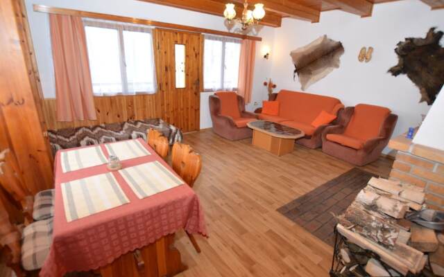 Charming Chalet in Cervená Recice With Fireplace