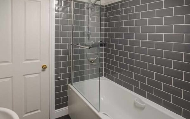 Flat 13 Sandringham Court