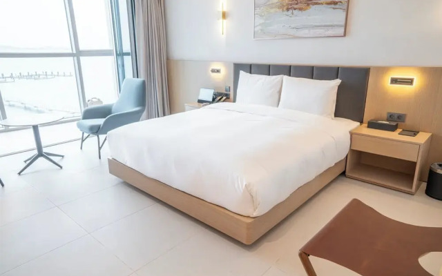Wave M Hotel West