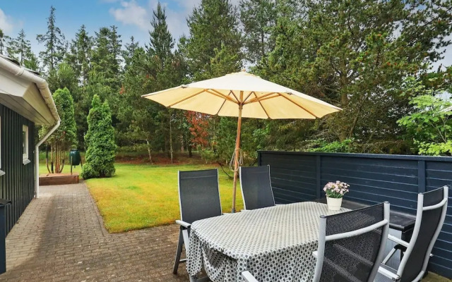 6 Person Holiday Home in Hals