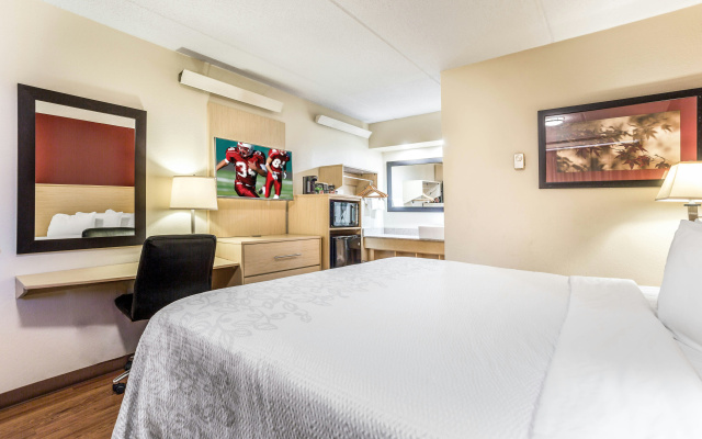 Red Roof Inn PLUS+ Nashville North - Goodlettsville