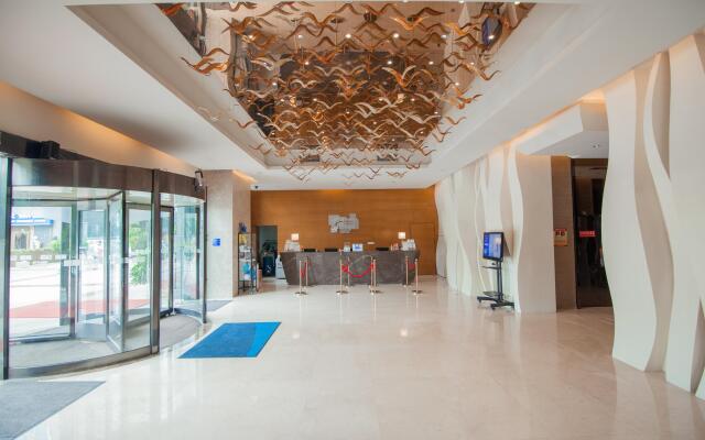 Holiday Inn Express Chongqing Guanyinqiao by IHG