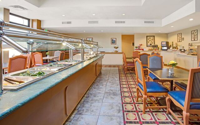 Four Points by Sheraton Englewood