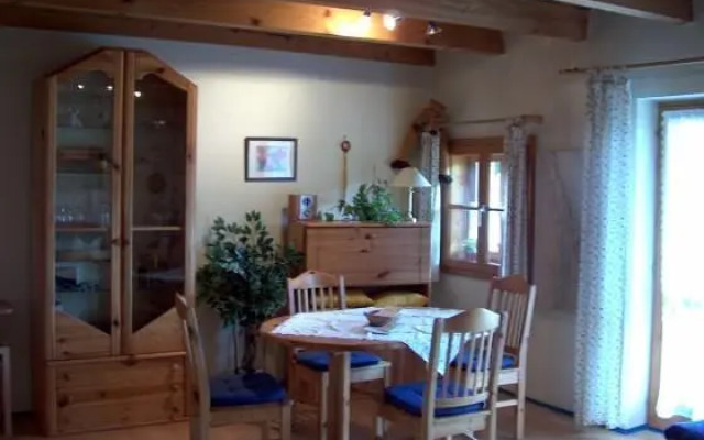 Bayerisches Landhaus bei Passau "Chalet Ilona im Park"