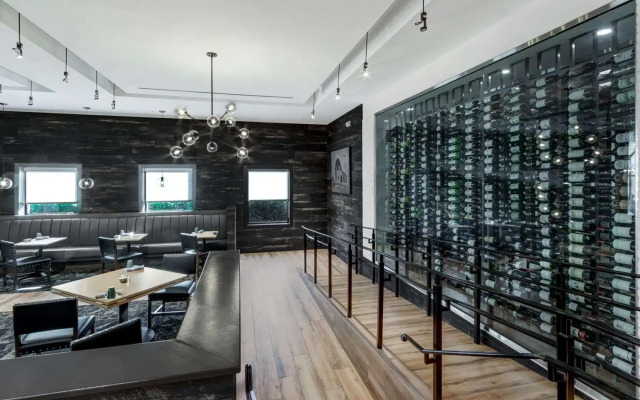 DoubleTree by Hilton Hotel Wichita Airport