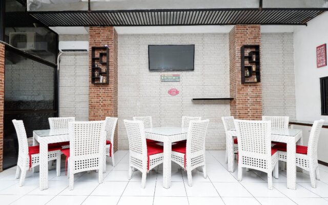 OYO 1251 Residence 8