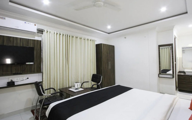 Rich Fort By OYO Rooms