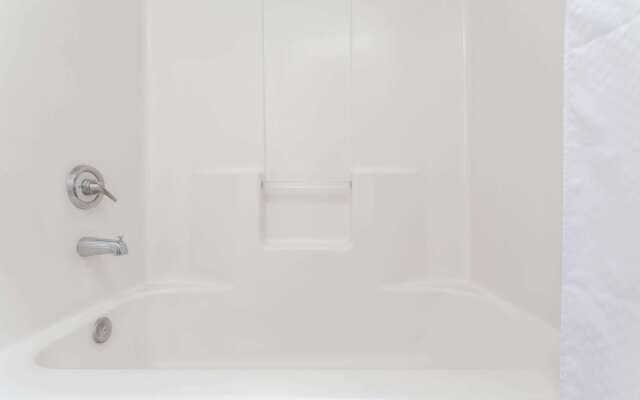 Super 8 by Wyndham Cottonwood