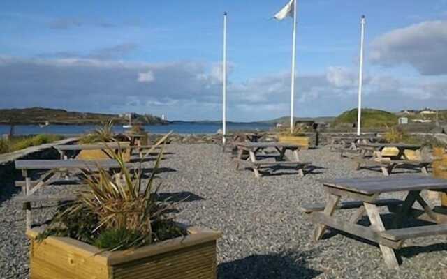 The Beach Day's Bar & B&B