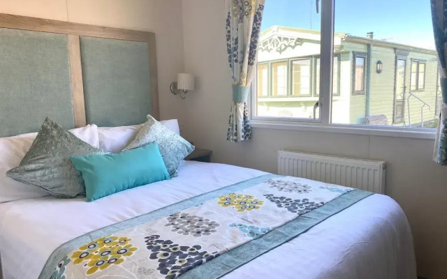 Bay View 37 Oceans Edge by PRL Lodge Hire