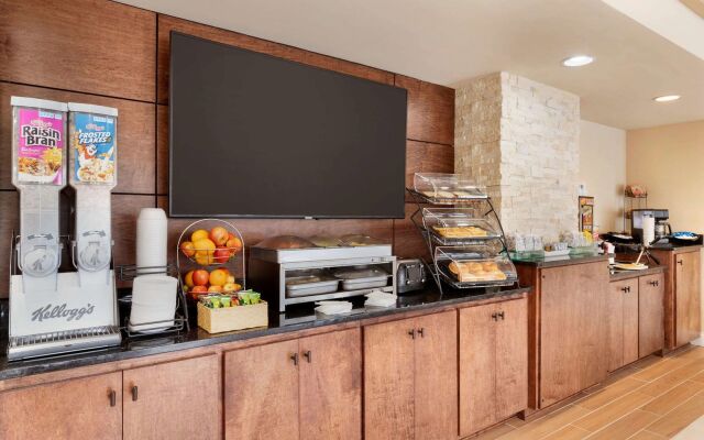 Garner Hotel August West by IHG