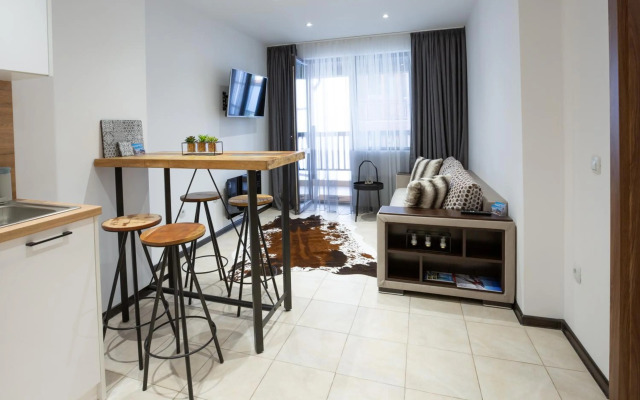 Lovely 1 Bedroom Apartment 5min FROM THE SKI LIFT!