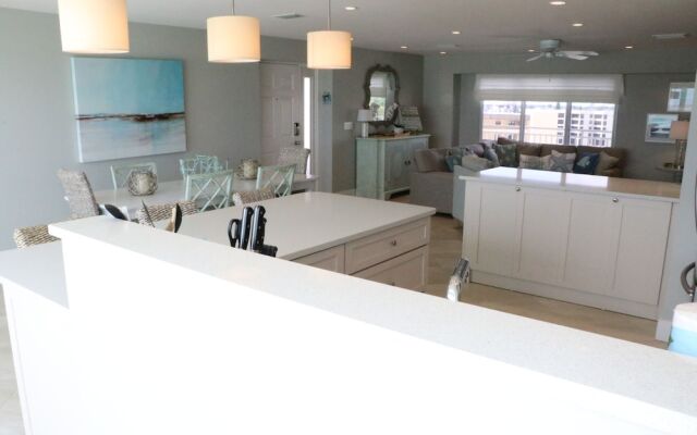 Jamaica Royale - 804 - 2 Br Condo