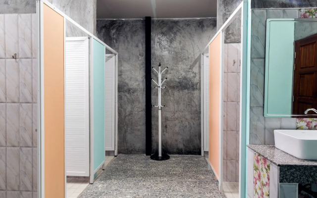 The Guest Hotel - Hostel