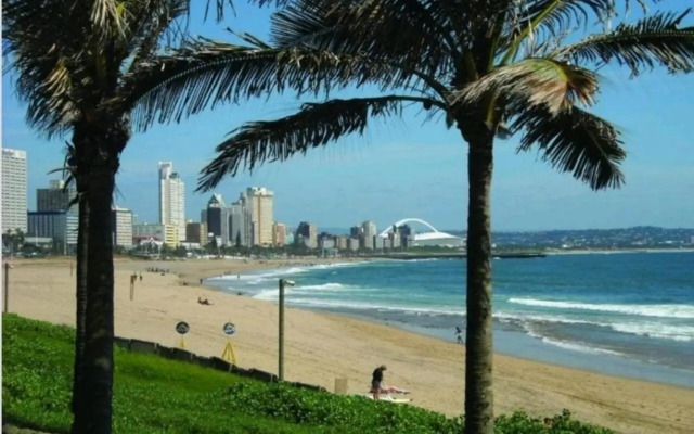 DURBAN BEACHFRONT - Tenbury 903