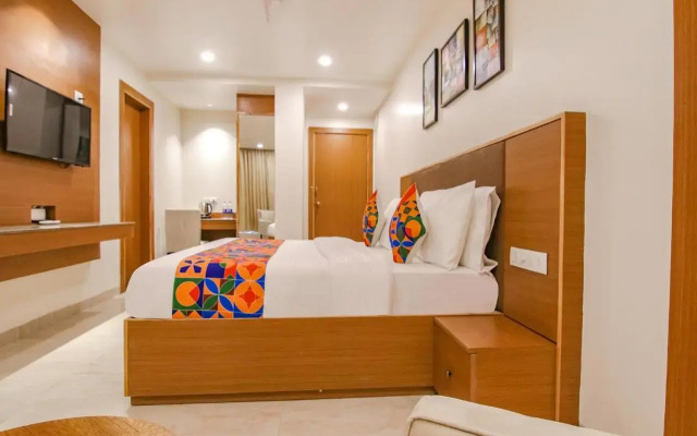 Saltstayz Select – Unitech Cyber Park