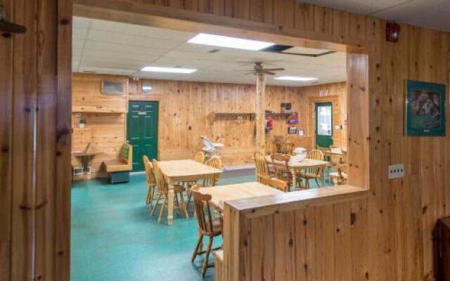 Madawaska Lodge-Camping Cabins