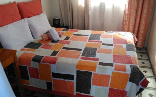 Orlando West Guest House - Hostel