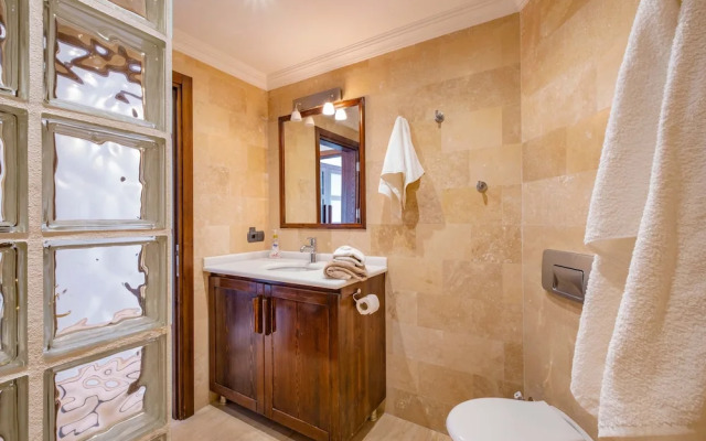 Fortuna Peninsula Apart