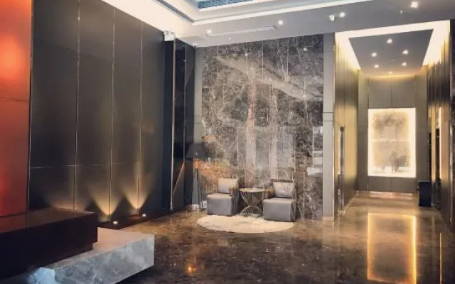 Zhongying Hotel (Foshanxi Railway Station Luocun Subway Station)