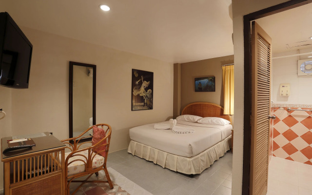 Summer Breeze Hotel