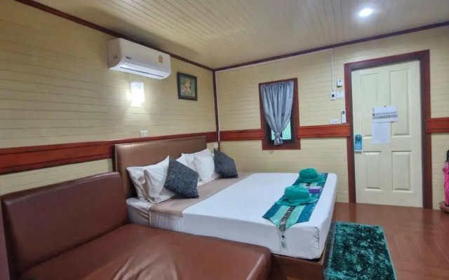 The royal bamboo lodge
