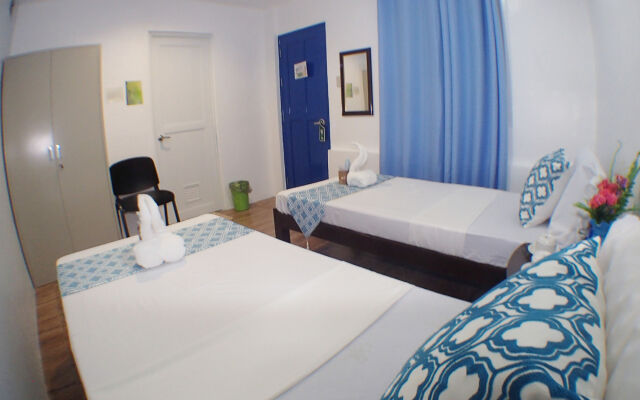 Pescadores Seaview Suites Moalboal