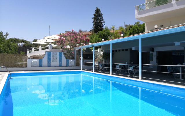 Tropicana Inn