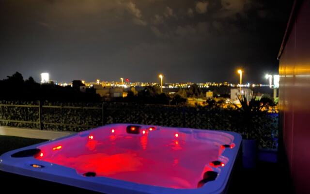 Stunning 2-bed Apartment in Kastela