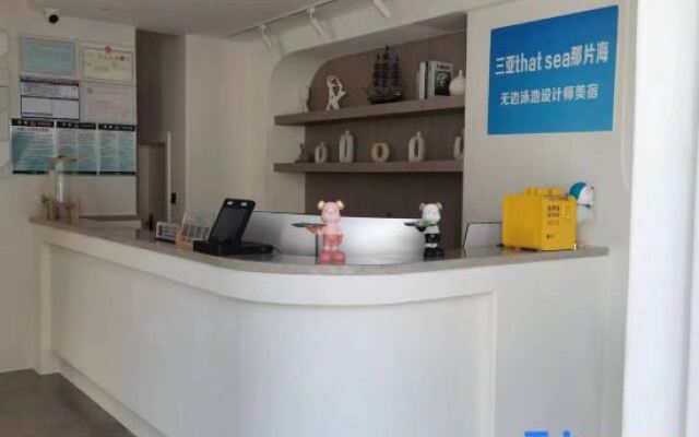 That sea in Sanya The sea infinity pool designer Meisu