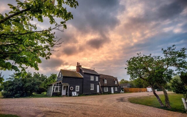 Honeypot Cottage 2 Bed Home On Osea Island Essex