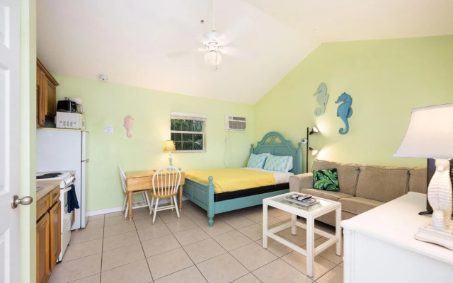 Seahorse Beach Bungalows