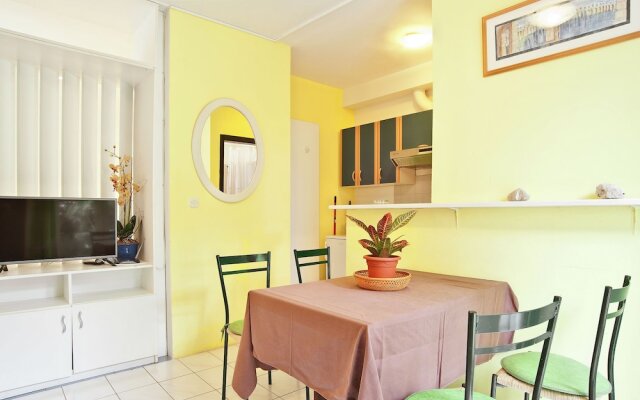 Modern Apartment in Rovinj Near Sea