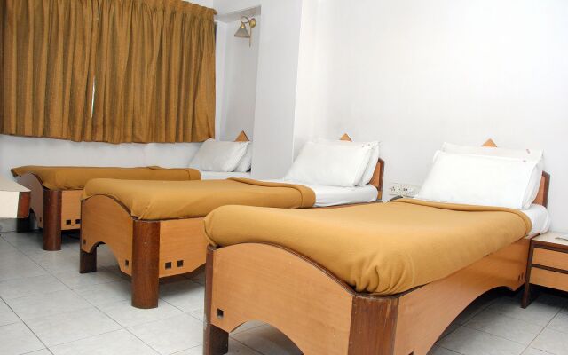 Hotel Kamran Residency - Near US Embassy