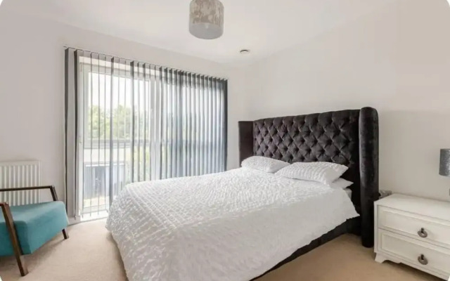 Stunning Modern Apartment in Rochester, England