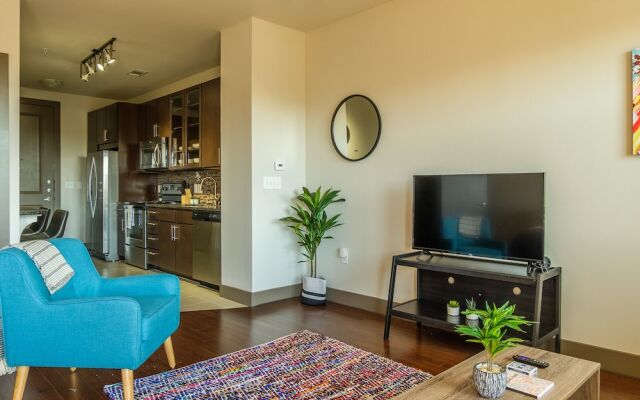 FRONTDESK 5755 Hermann Park Apts Downtown Houston