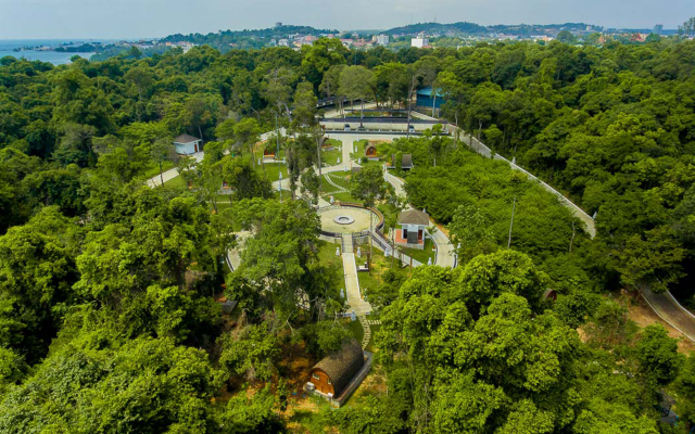 Independence Hotel by Dara