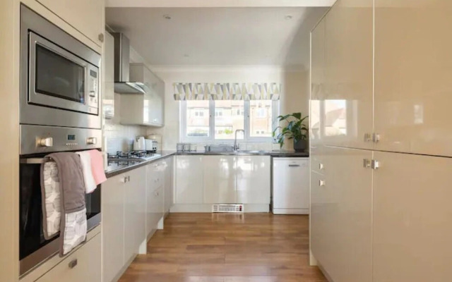 Abingdon House - 4 BR on the Marina